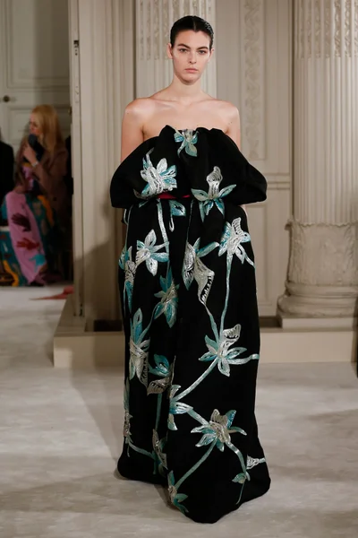 Look 64
